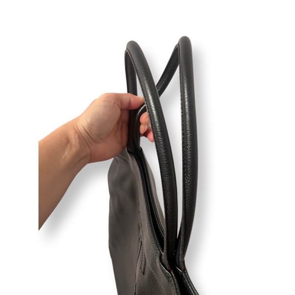 Vintage Chanel Caviar Leather Tote - Picture 3 of 12